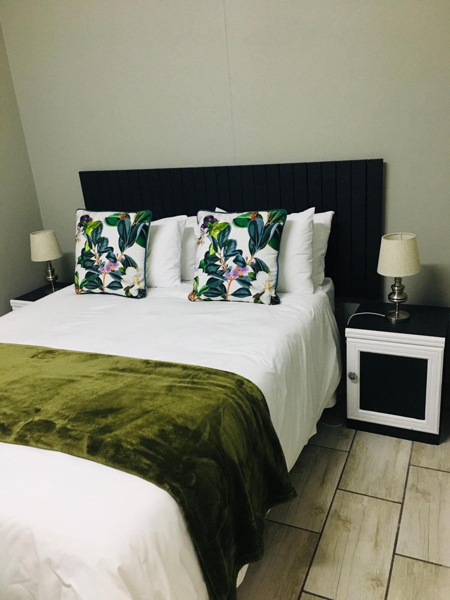 Appartamento Happy Daze Swellendam Esterno foto